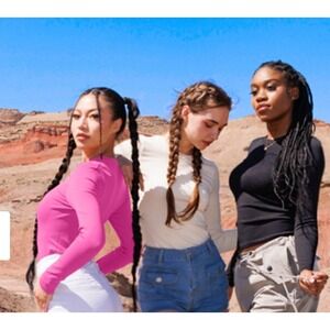 Long Sleeve Crop Top Fitted Basic Shirt Trendy Casual Everyday Tee‎ medium